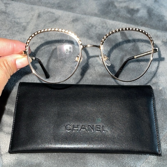 Preloved Chanel pantos eyeglasses great condition comes with original leather cs - Picture 3 of 10